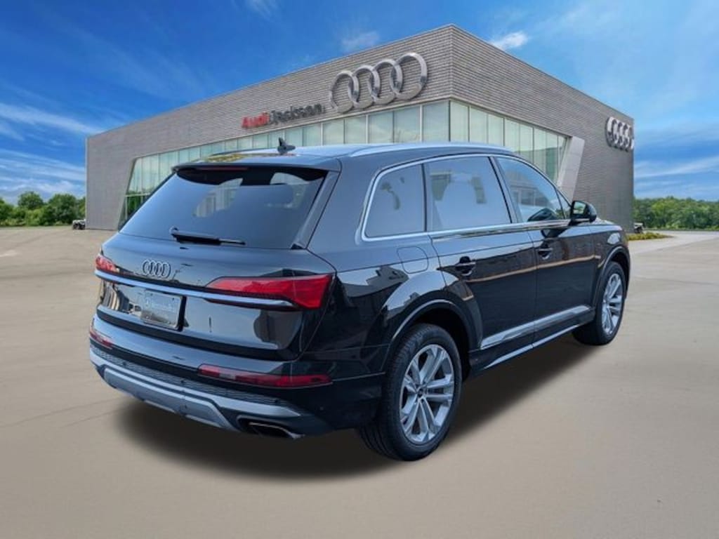 Used 2025 Audi Q7 55 Premium Plus SUV