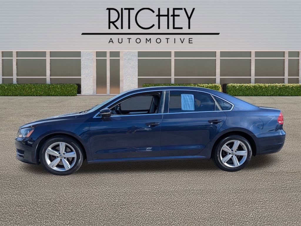 Used 2012 Volkswagen Passat SE Sedan