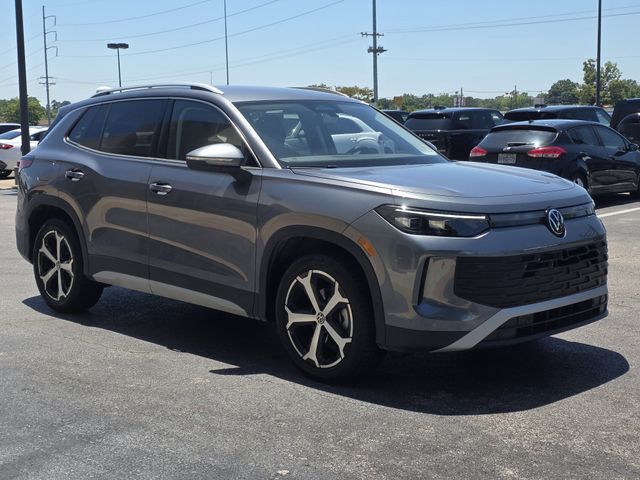 2025 Volkswagen Tiguan 2.0T SE's photo