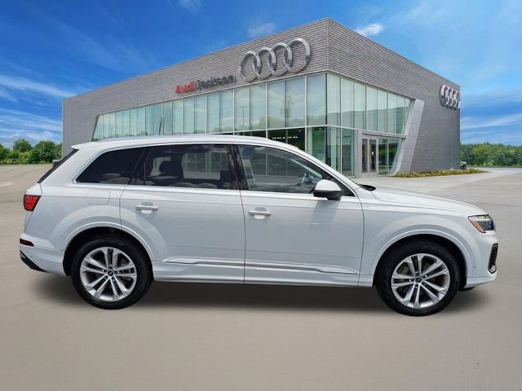 Certified 2025 Audi Q7 55 Premium Plus SUV