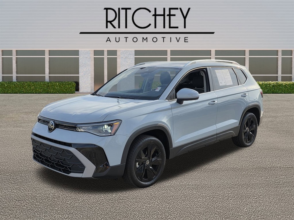 Used 2025 Volkswagen Taos SE SUV