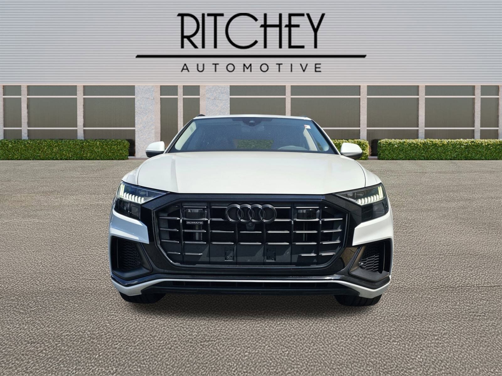 2023 Audi Q8 55 Premium Plus photo 2