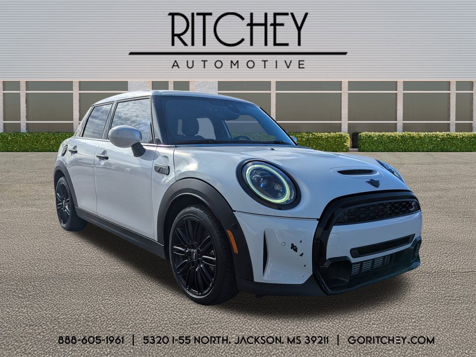 2024 MINI Hardtop 4 Door S's photo