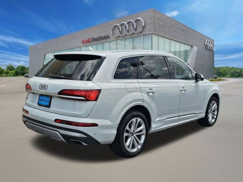Certified 2025 Audi Q7 55 Premium Plus SUV