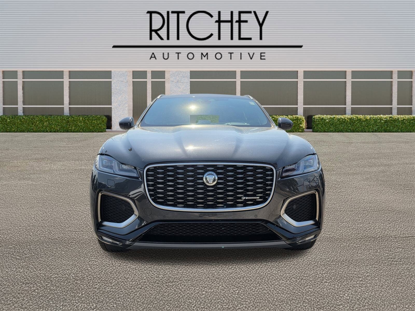 2024 Jaguar F-PACE P250 R-Dynamic S photo 2