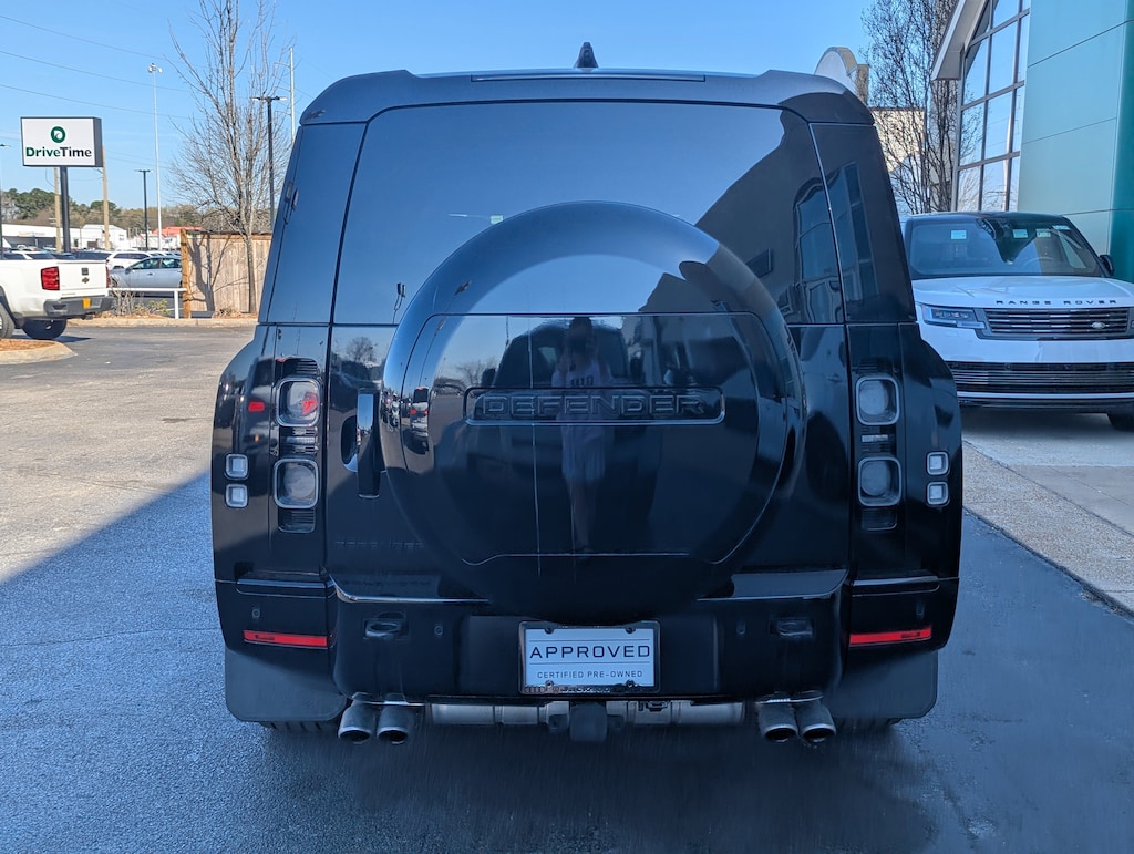 Used 2025 Land Rover Defender 130 V8 SUV