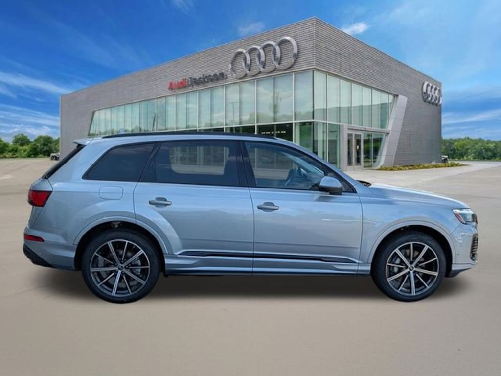 New 2026 Audi Q7 45 Premium SUV