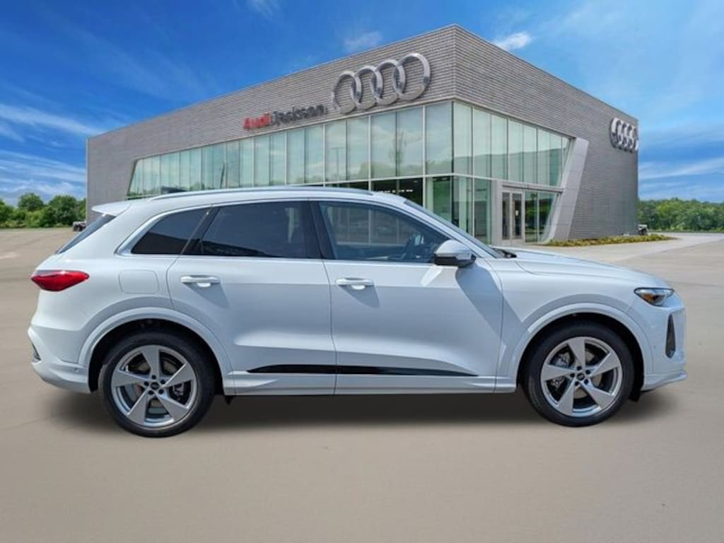 New 2026 Audi Q5 2.0T Premium SUV