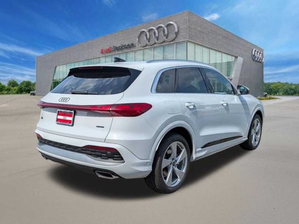New 2026 Audi Q5 2.0T Premium SUV