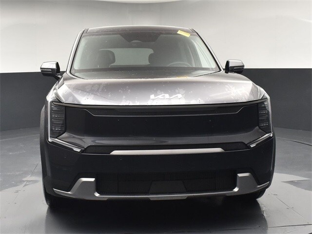 2026 Kia EV9 Light Long Range photo 3