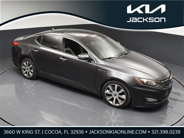 2011 Kia Optima SX's photo