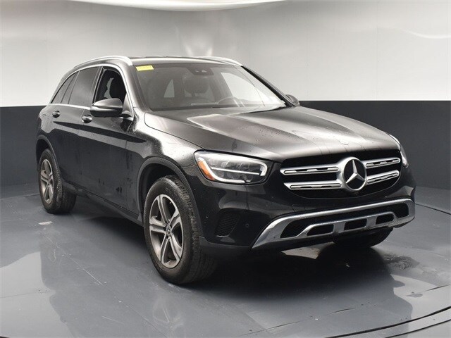2022 Mercedes Benz GLC 300 photo 2