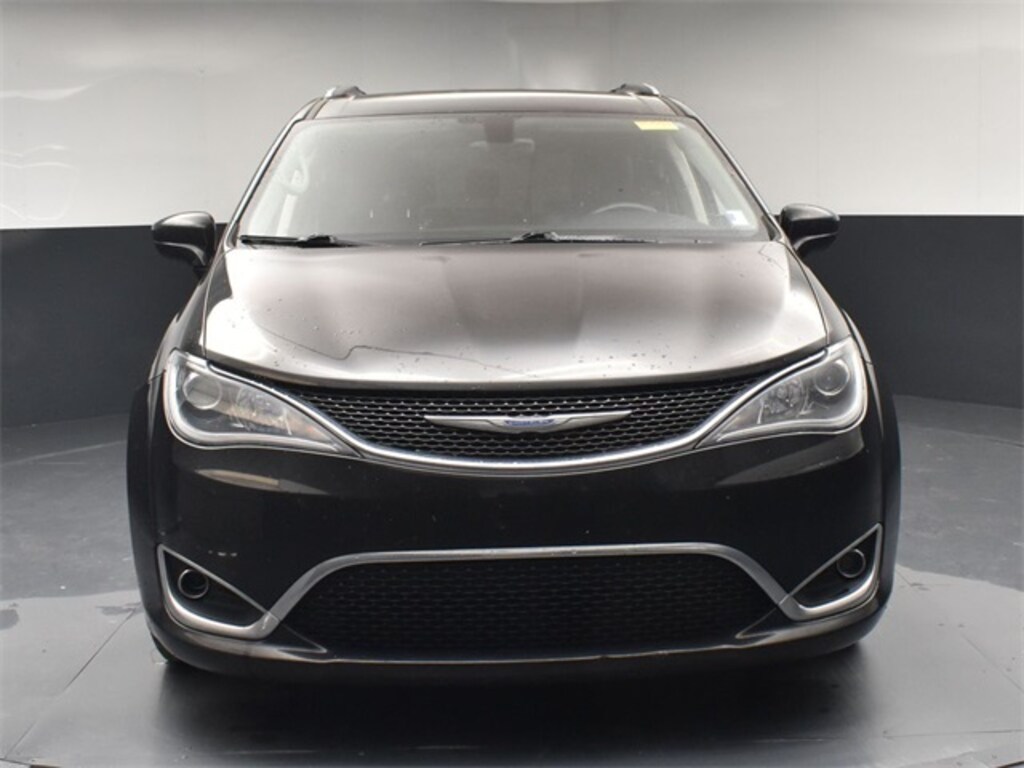Used 2018 Chrysler Pacifica Touring L Van