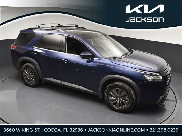 2022 Nissan Pathfinder SV's photo