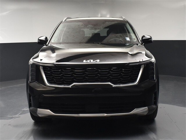 2025 Kia Sorento S photo 3