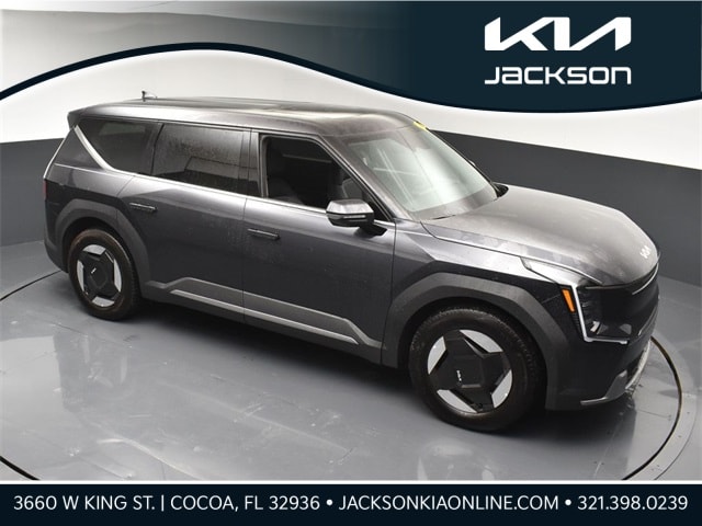 2026 Kia EV9 Light L/R's photo