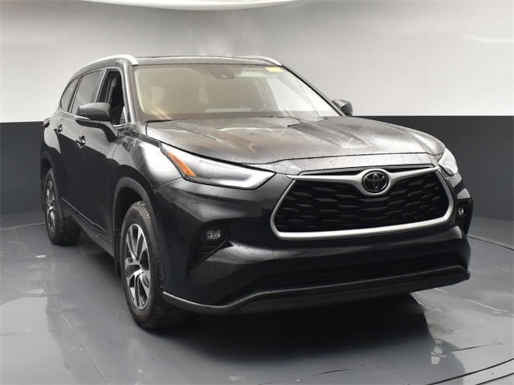 Used 2023 Toyota Highlander XLE SUV