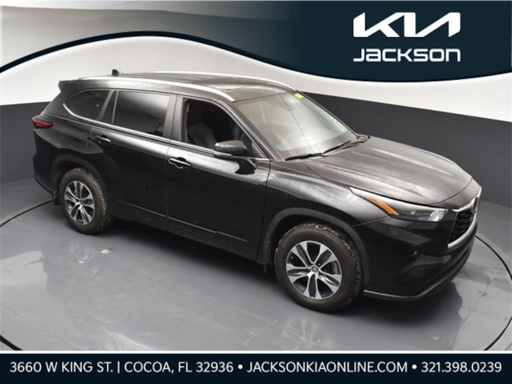 Used 2023 Toyota Highlander XLE SUV