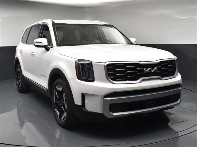 2024 Kia Telluride S photo 2