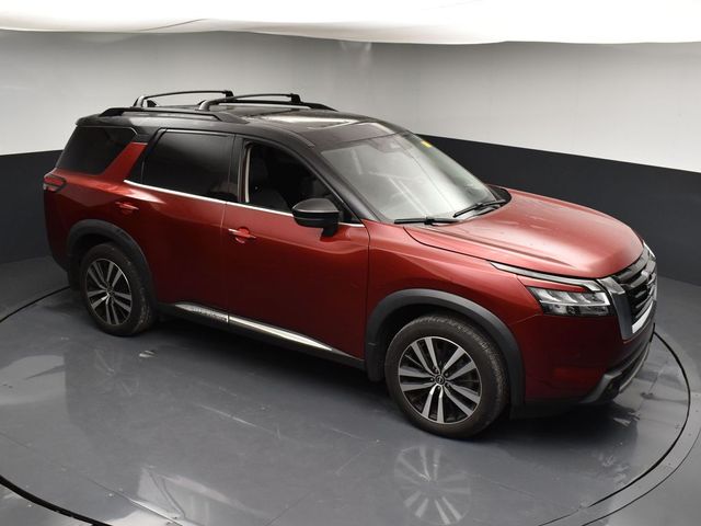 2024 Nissan Pathfinder Platinum 2WD's photo