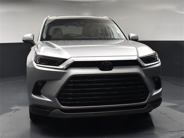 2024 Toyota Grand Highlander Platinum photo 2