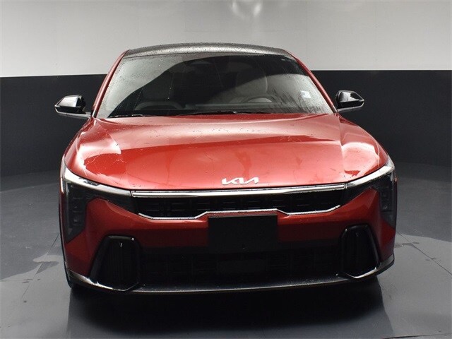 2025 Kia K4 GT-Line photo 3