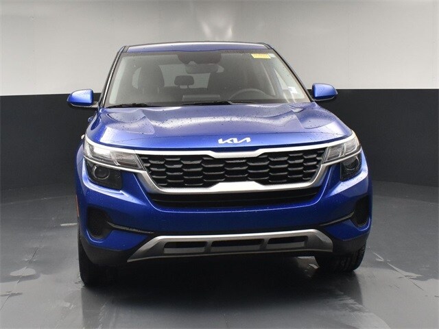 2023 Kia Seltos LX photo 3