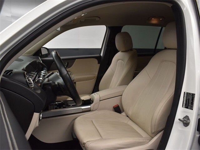 2021 Mercedes Benz GLB 250 photo 2