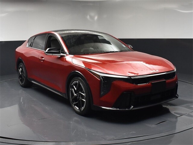 2025 Kia K4 GT-Line photo 2