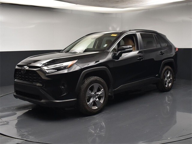 2025 Toyota RAV4 Hybrid XLE photo 4