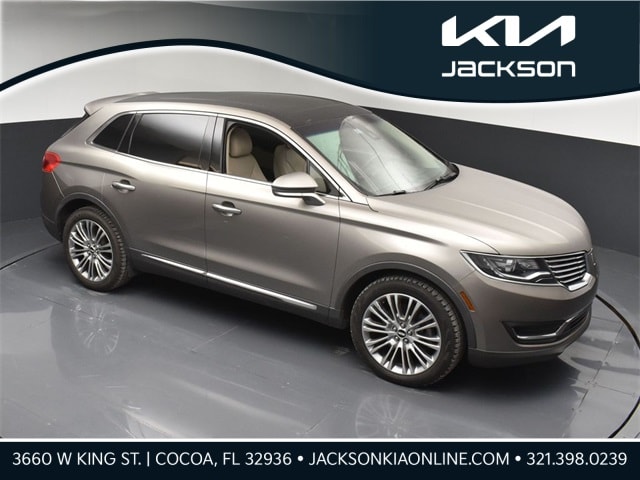 2017 Lincoln MKX Reserve photo 2