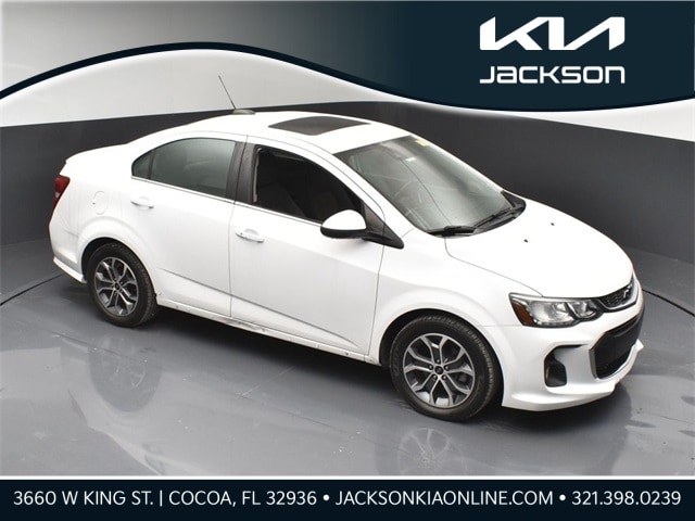 2019 Chevrolet Sonic LT RS photo 2