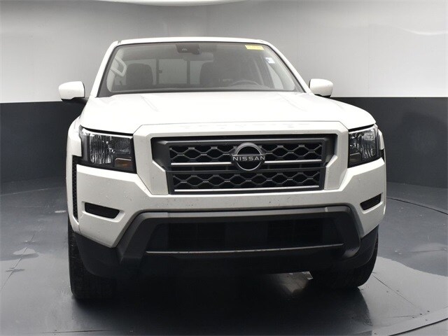 2022 Nissan Frontier SV photo 2