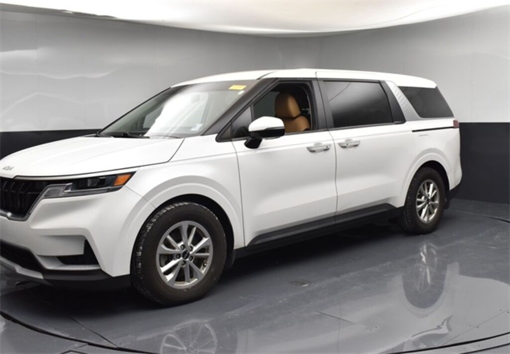 Certified 2022 Kia Carnival LXS MPV
