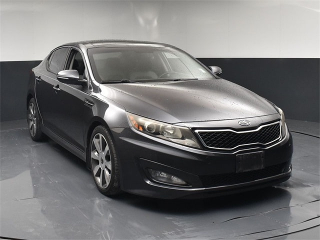 2011 Kia Optima SX photo 2