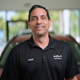 Staff member Frank from ID_f44192