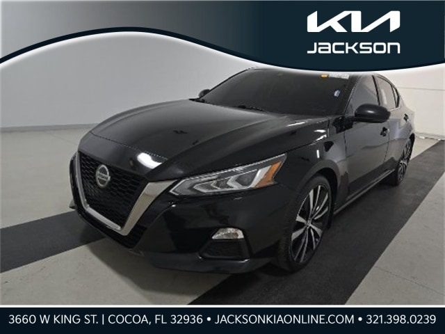 2022 Nissan Altima SR