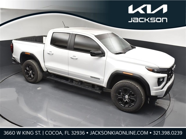 2024 GMC Canyon Elevation's photo