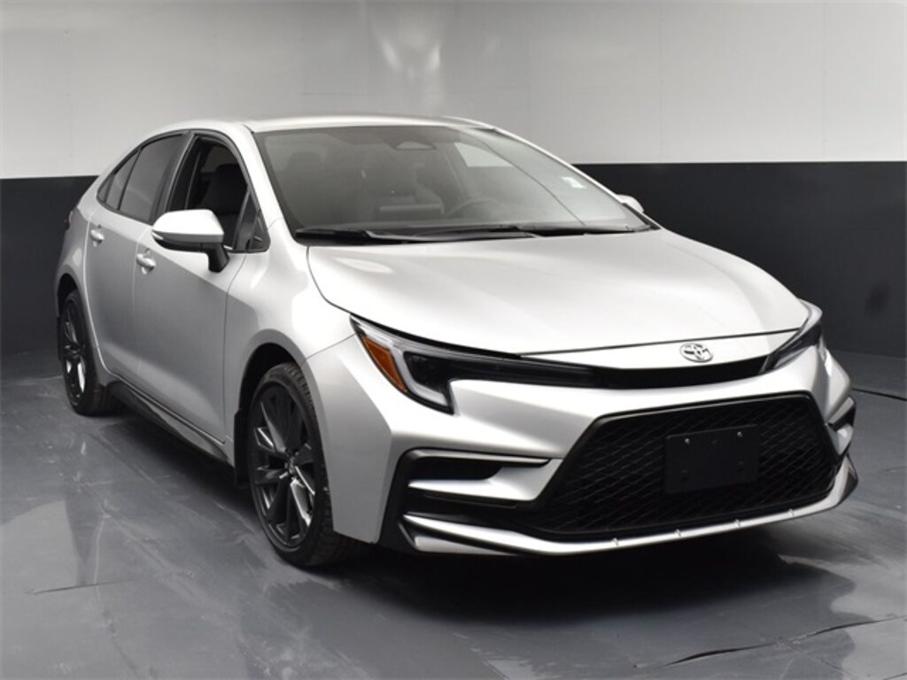Used 2025 Toyota Corolla SE Sedan