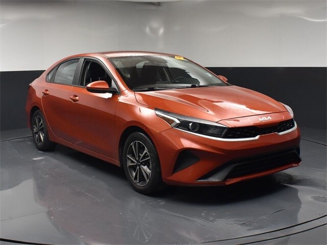 2022 Kia Forte FE LXS photo 2