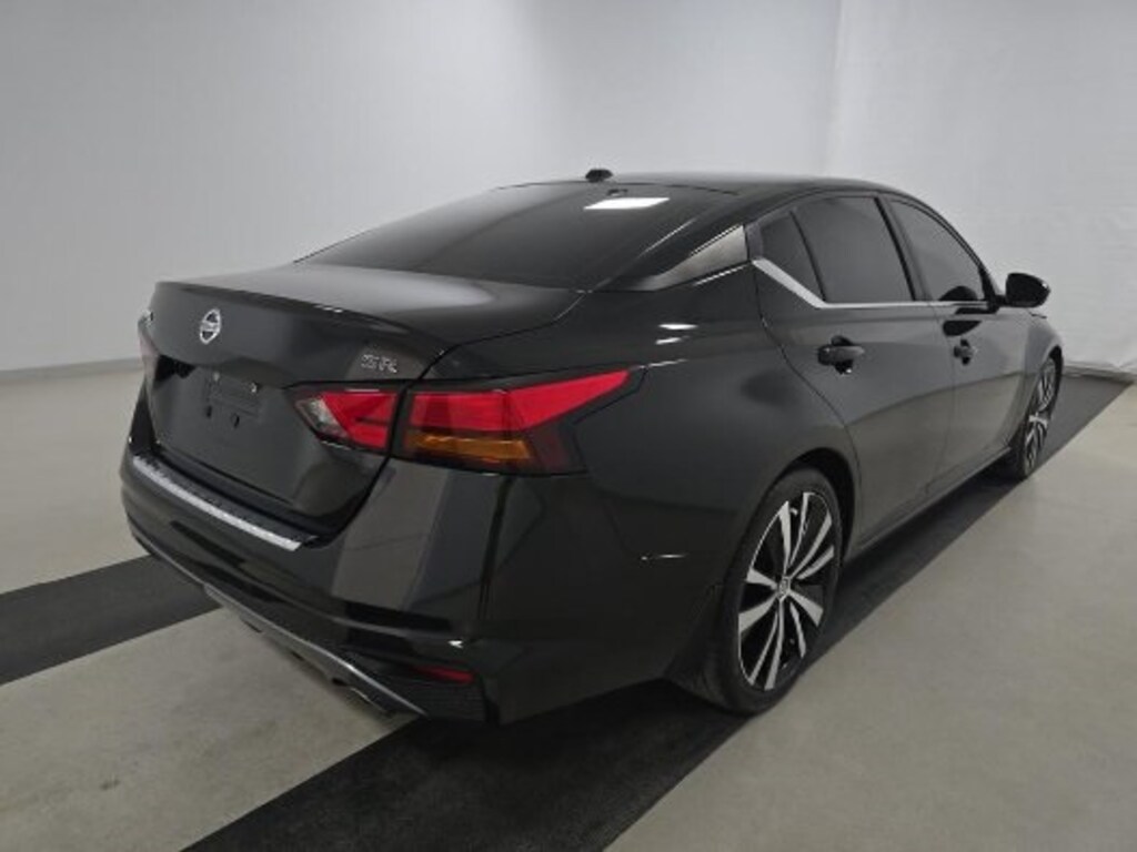 Used 2022 Nissan Altima 2.5 SR Sedan