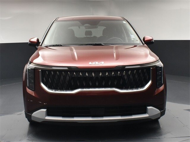 2025 Kia Carnival LXS photo 3