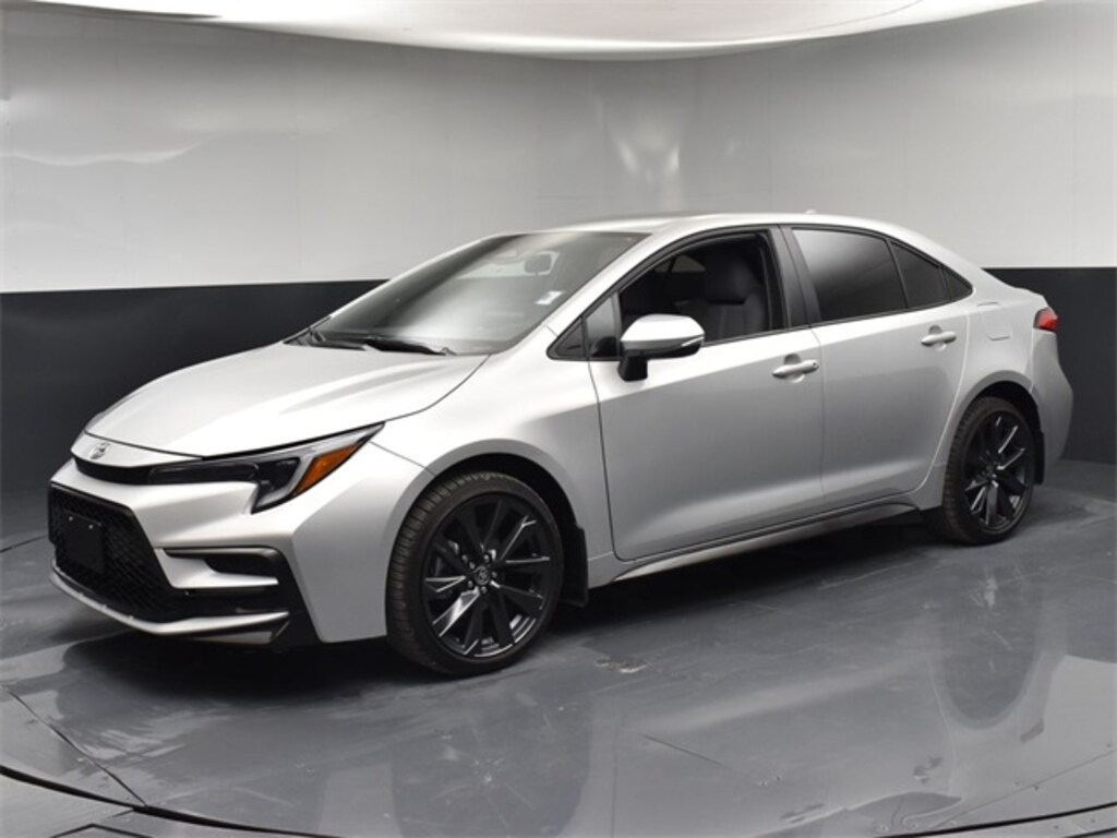 Used 2025 Toyota Corolla SE Sedan