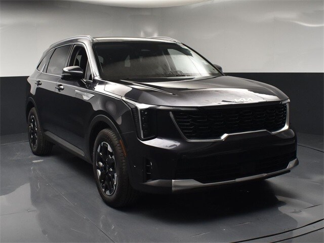 2025 Kia Sorento S photo 2