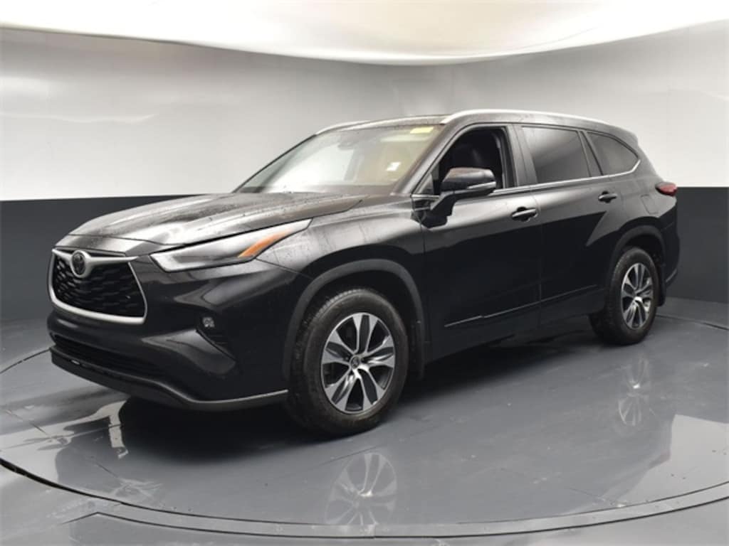 Used 2023 Toyota Highlander XLE SUV