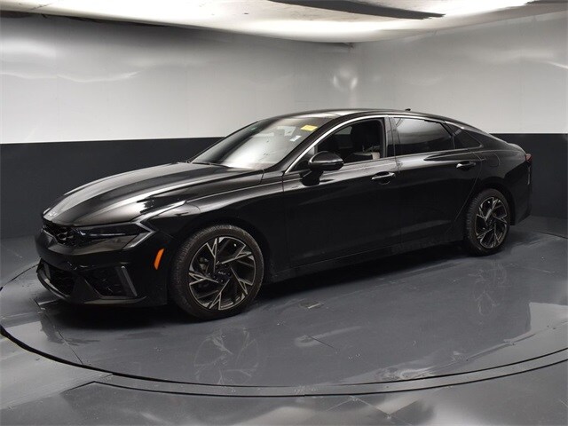 2025 Kia K5 GT-Line photo 4