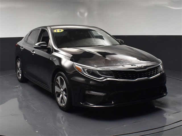 Certified 2019 Kia Optima S with VIN 5XXGT4L3XKG361336 for sale in Cocoa, FL