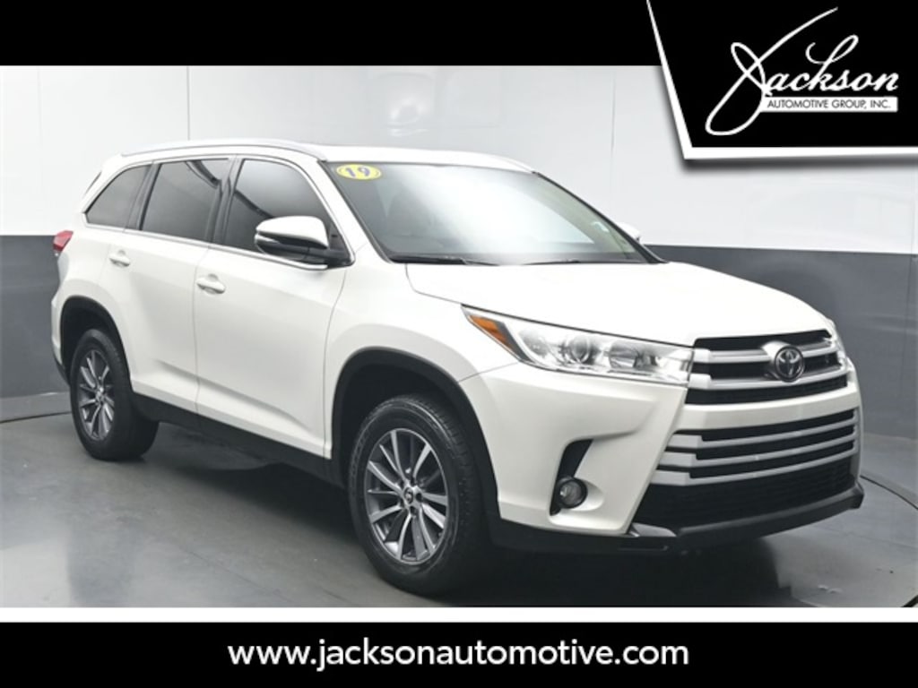 Used 2019 Toyota Highlander XLE V6 SUV
