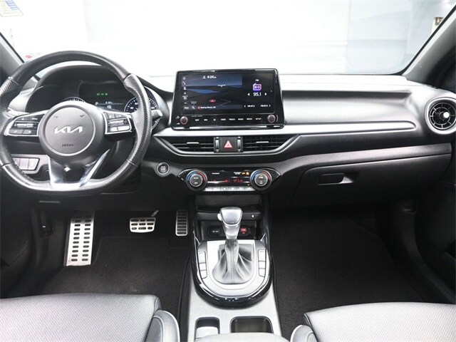 2023 Kia Forte GT-Line photo 2