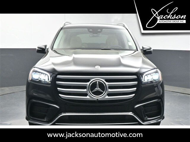 2025 Mercedes Benz GLS 450 4MATIC photo 3